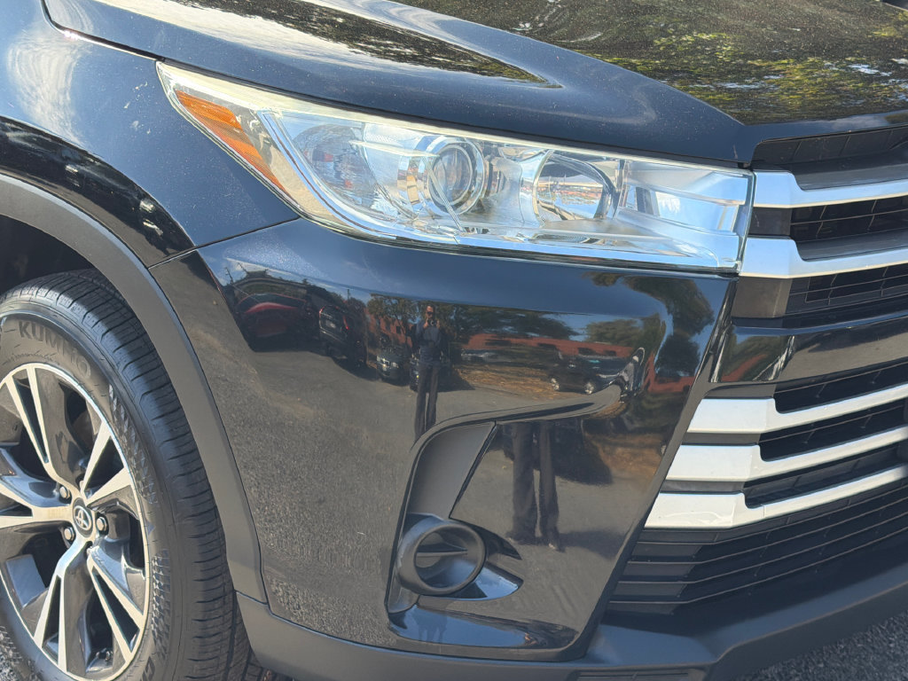 Used 2019 Toyota Highlander LE AWD/4WD image 9
