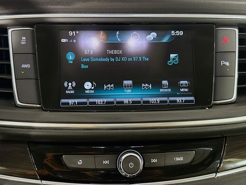 Used 2019 Buick Enclave Essence AWD/4WD image 16