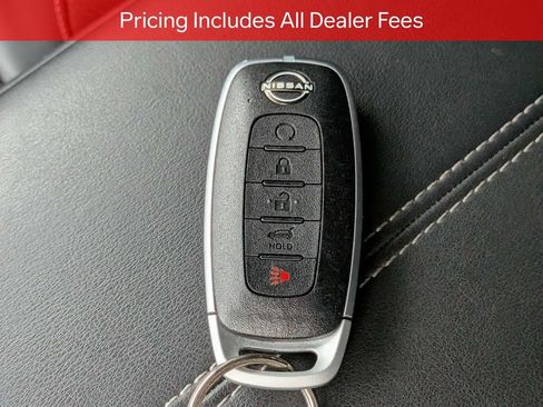Used 2024 Nissan Pathfinder SL w/ SL Premium Package FWD image 32