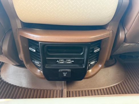 Used 2019 RAM 1500 Laramie AWD/4WD image 14