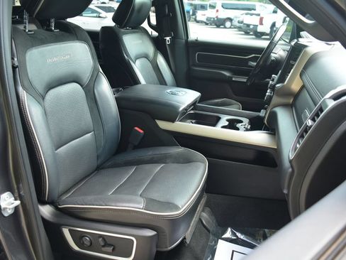 Used 2019 RAM 1500 Laramie w/ Sport Appearance Package AWD/4WD image 19