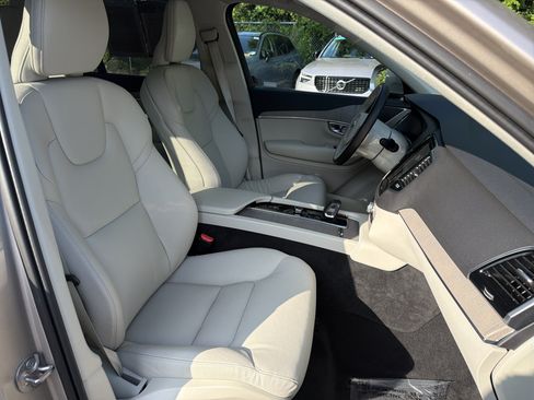 Certified 2024 Volvo XC90 T8 Plus w/ Protection Package AWD/4WD image 35