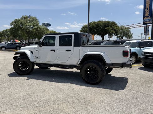 Used 2024 Jeep Gladiator Sport AWD/4WD image 9