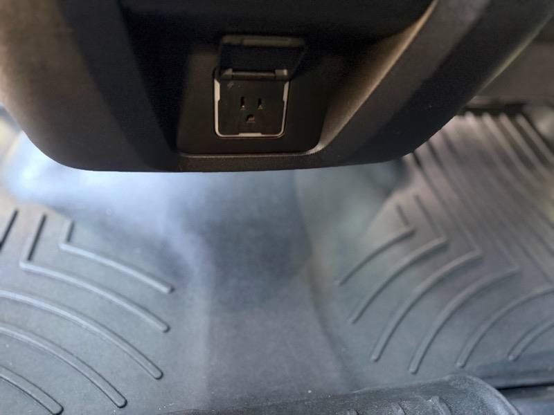 Used 2022 Chevrolet Tahoe Premier RWD image 33