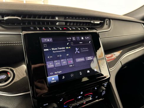 Used 2022 Jeep Grand Cherokee Altitude image 22