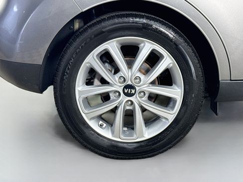 Used 2017 Kia Soul + w/ Primo Package FWD image 33