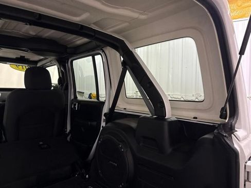 Used 2019 Jeep Wrangler Unlimited Sahara w/ Uconnect 4C Nav & Sound Group AWD/4WD image 20