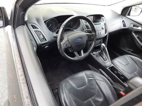 Used 2015 Ford Focus SE w/ Equipment Group 201A image 14
