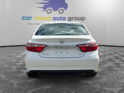 Used 2015 Toyota Camry SE FWD image 4