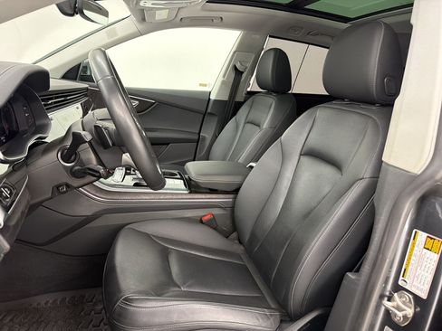 Used 2023 Audi Q8 Prestige AWD/4WD image 5
