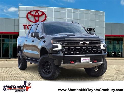 Used 2023 Chevrolet Silverado 1500 ZR2 w/ Technology Package image 1