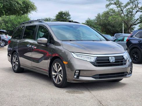 Certified 2022 Honda Odyssey Touring image 3