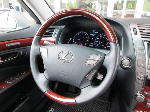 Used 2008 Lexus LS 460 RWD image 19