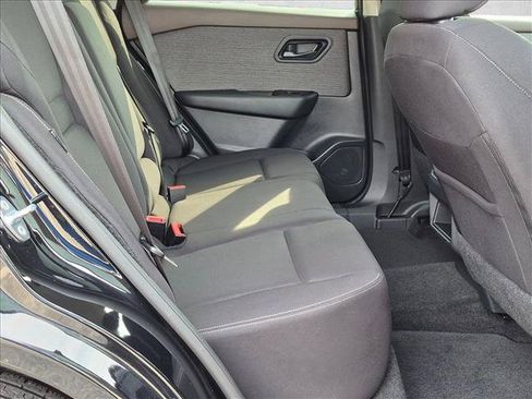 Used 2023 Nissan Rogue S FWD image 18