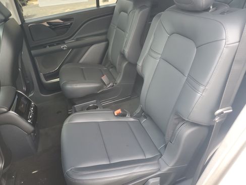 New 2027 Lincoln Aviator AWD image 27