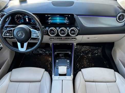 Used 2022 Mercedes-Benz GLA 250 w/ Premium Package Lite image 15