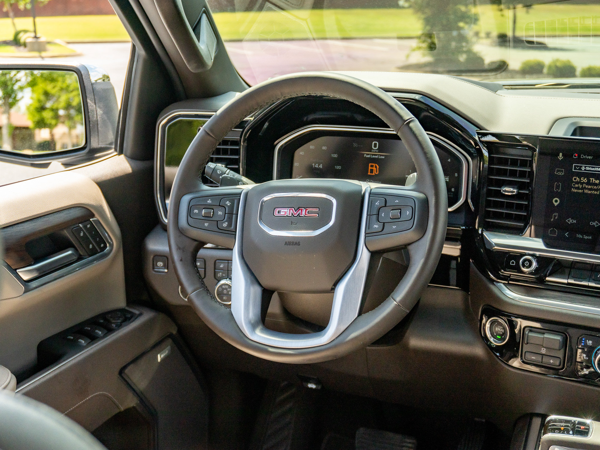 Used 2026 GMC Sierra 1500 SLT w/ SLT Convenience Package AWD/4WD image 21