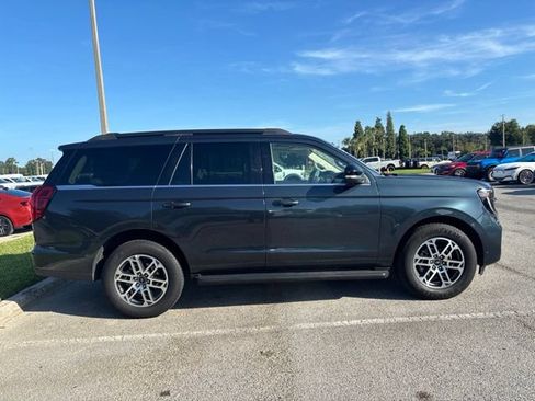 Used 2025 Ford Expedition Active RWD image 4
