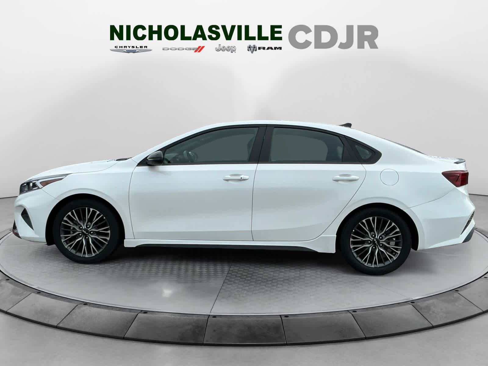 Used 2024 Kia Forte GT-Line w/ GT-Line Premium Package FWD image 2