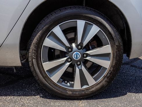 Used 2014 Nissan Leaf SL FWD image 50