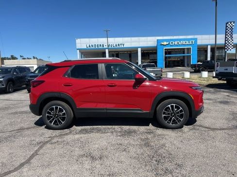 Used 2026 Chevrolet TrailBlazer LT w/ LT Cold Weather Package image 2