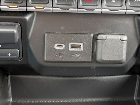 Used 2021 Chevrolet Silverado 1500 LTZ image 23