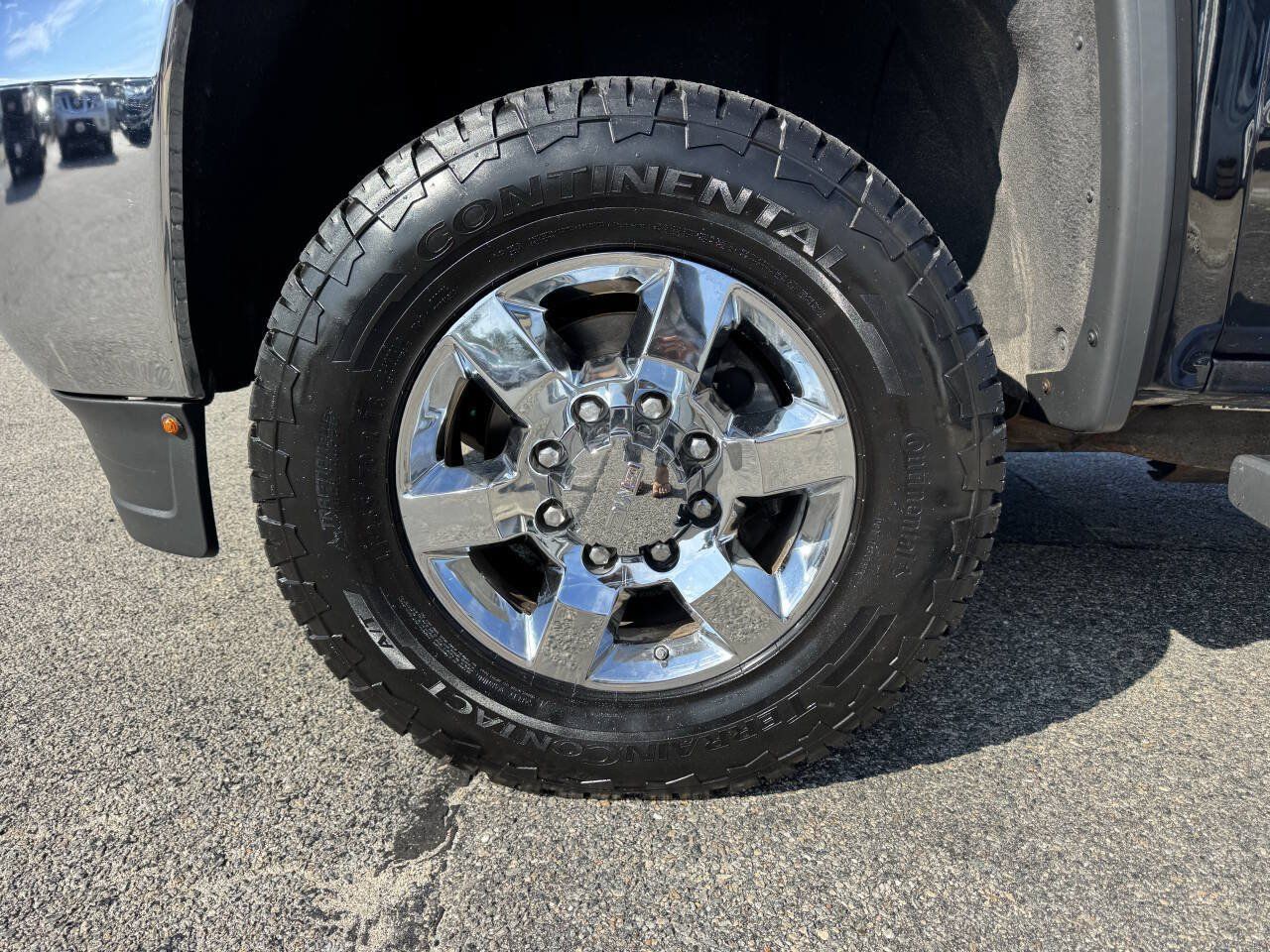 Used 2019 GMC Sierra 2500 SLT w/ Duramax Plus Package AWD/4WD image 4