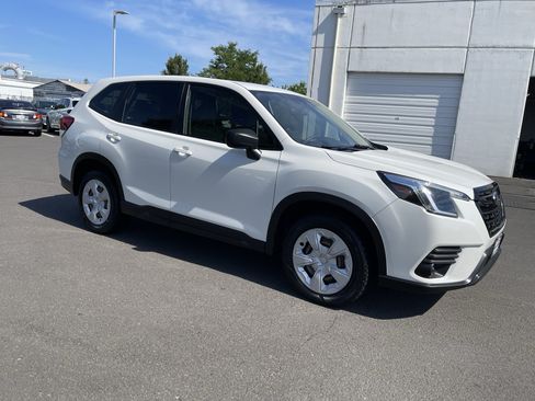 Used 2022 Subaru Forester AWD/4WD image 7