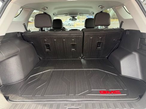 Used 2022 GMC Terrain SLE w/ Driver Convenience Package AWD/4WD image 17