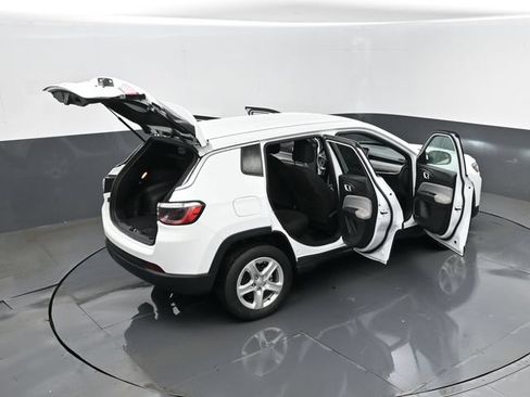 Used 2023 Jeep Compass Sport AWD/4WD image 27