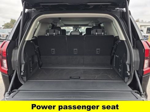 New 2025 Ford Expedition Active image 8