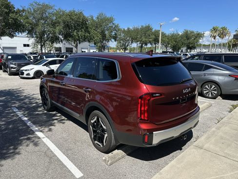 Used 2024 Kia Telluride S w/ S Sunroof Package FWD image 6