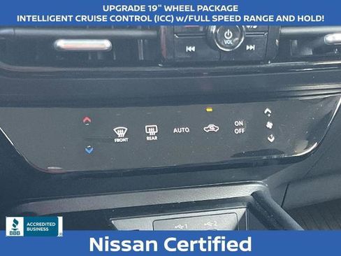 Certified 2025 Nissan Kicks SR image 6