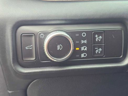 Used 2023 Ford Explorer Platinum w/ Technology Package image 21