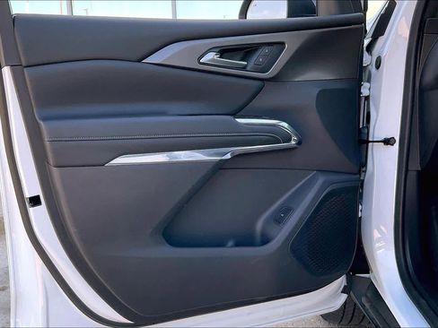 Certified 2025 Chevrolet Traverse LT image 20