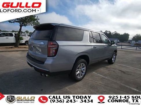 Used 2023 Chevrolet Suburban Premier image 8