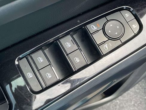 Used 2022 Nissan Pathfinder SL w/ Cargo Package FWD image 17
