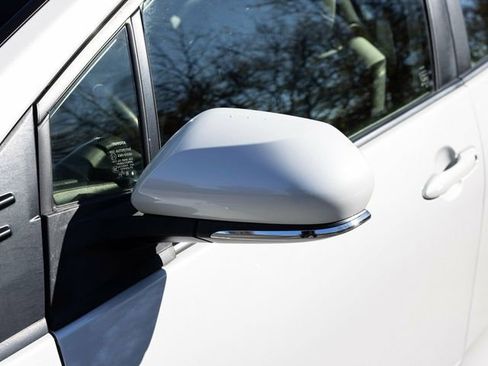 Used 2021 Toyota Prius AWD image 21