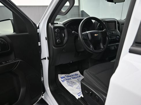 Used 2022 Chevrolet Silverado 1500 Custom image 9
