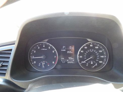 Used 2017 Hyundai Elantra SE image 22