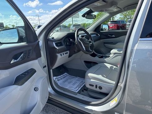 Used 2023 GMC Acadia SLT w/ Technology Package FWD image 26