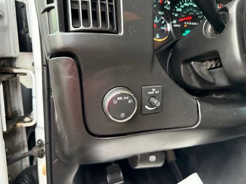Used 2014 GMC Savana 2500 w/ Cold Climate Package RWD image 39