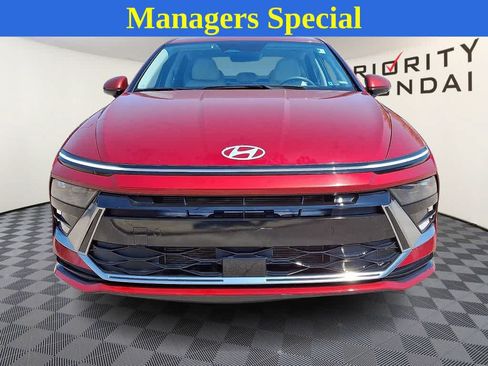 Used 2024 Hyundai Sonata SEL FWD image 2