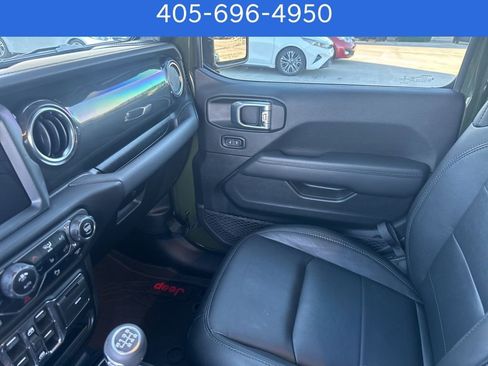 Used 2022 Jeep Wrangler Unlimited Sahara image 23