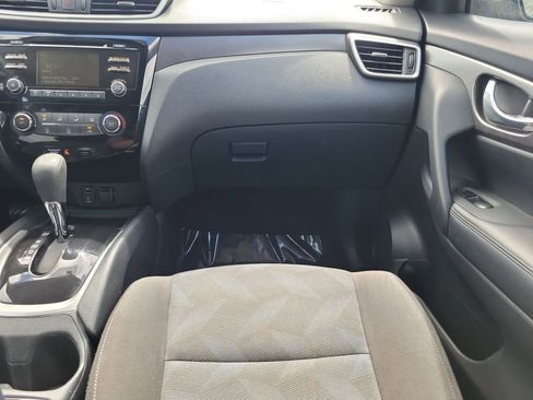 Used 2016 Nissan Rogue S w/ Appearance Package image 15