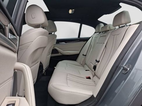 Used 2023 BMW 530i w/ Premium Package RWD image 12