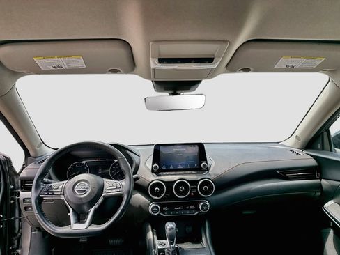 Used 2023 Nissan Sentra SR w/ Electronics Package FWD image 19