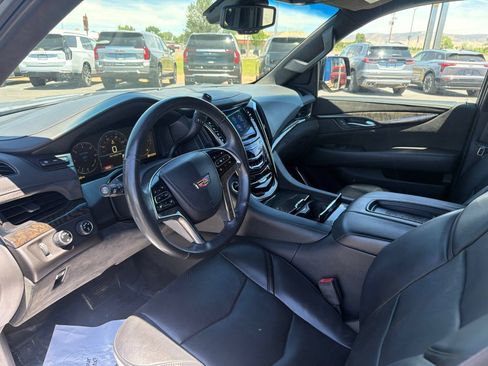 Used 2015 Cadillac Escalade Platinum AWD/4WD image 10