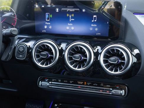New 2026 Mercedes-Benz GLA 250 4MATIC image 25