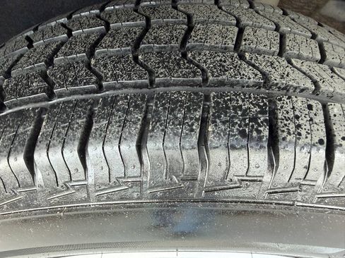 Used 2019 Toyota RAV4 LE FWD image 24